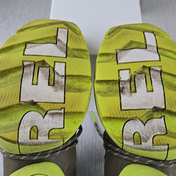 Sorel Kinetic Breakthru Lace Up Sneakers Womens Size 9.5 Olive Green Neon Yellow - Picture 11 of 16